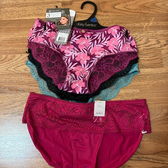 Daisy Fuentes Other - New Panties - Hipsters Mid rise with Lace